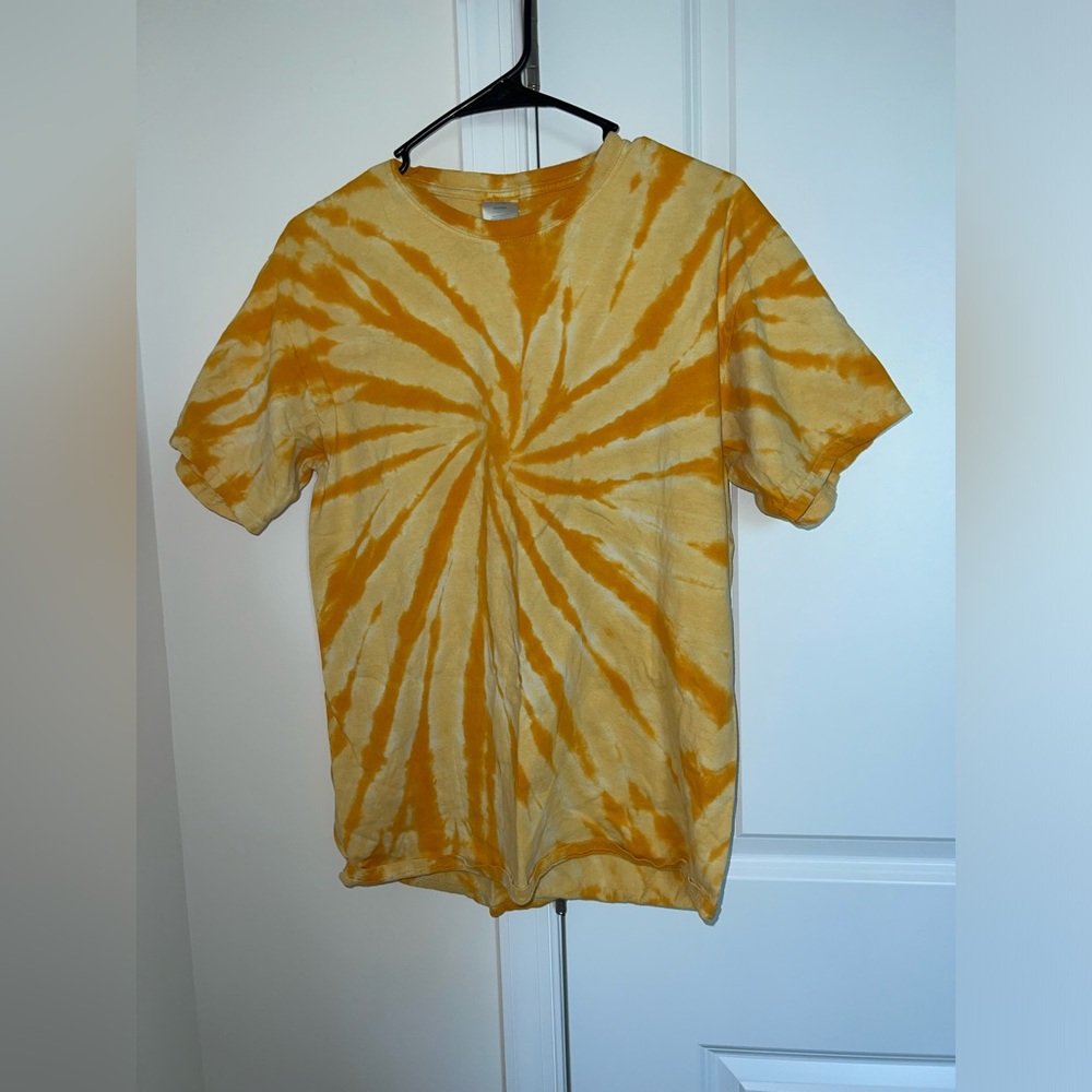 Tie-die shirt size M